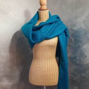 Echarpe en laine mohair bleue