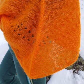 Poncho 80 % mohair 20 % soie - Orange 2 Poncho 80 % mohair 20 % soie - Orange