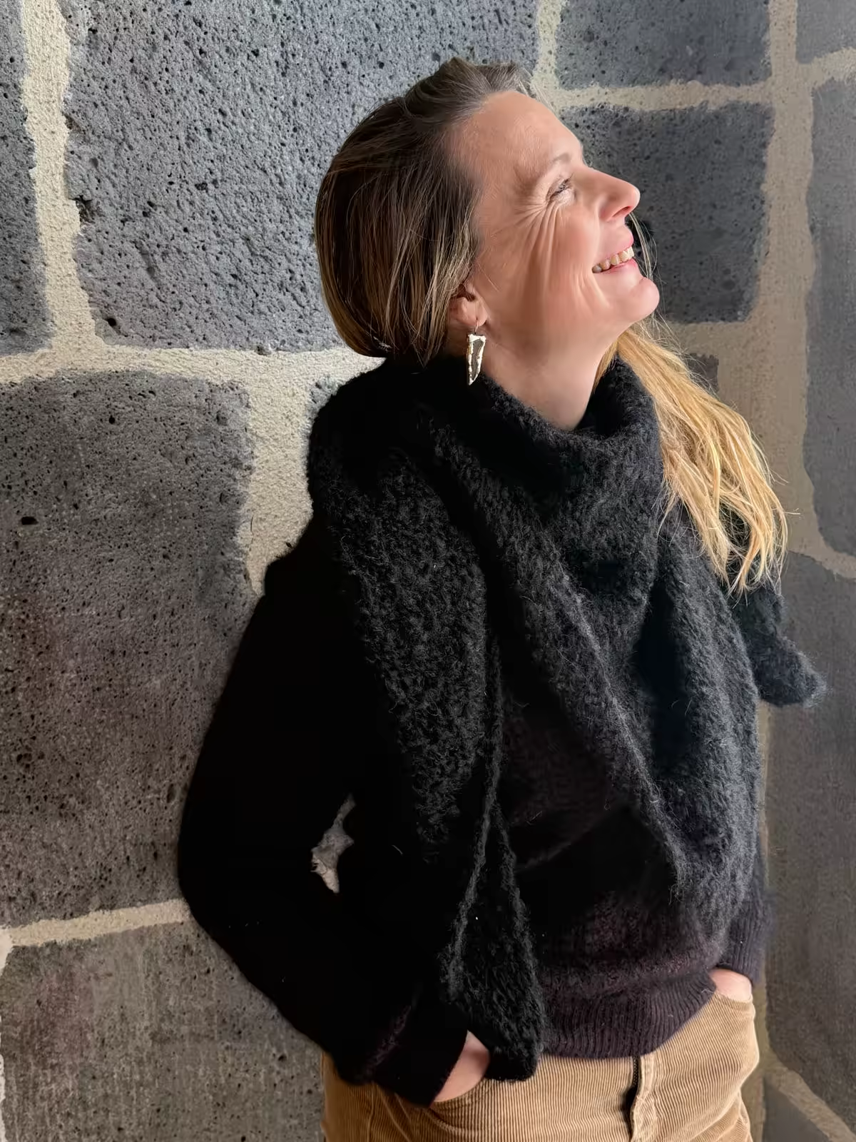 Châle écharpe noir tricoté pur mohair