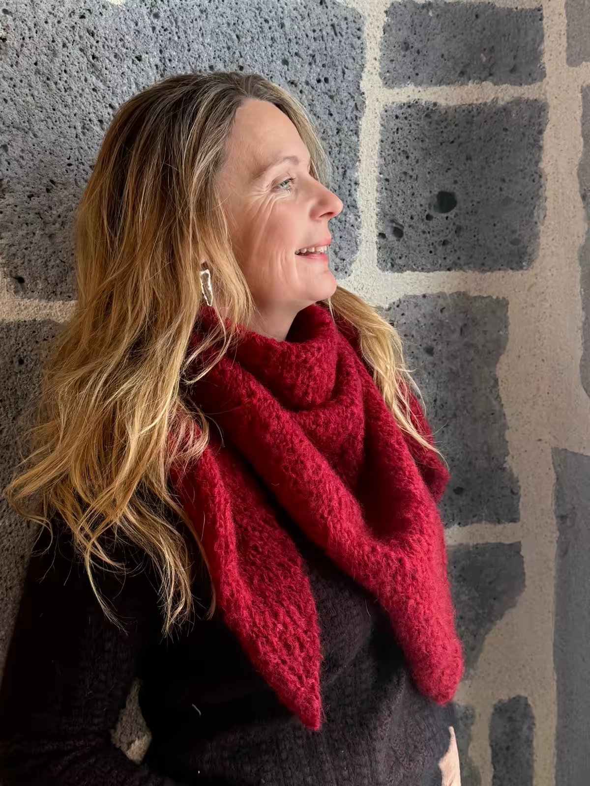 Châle écharpe rouge tricoté en pur mohair