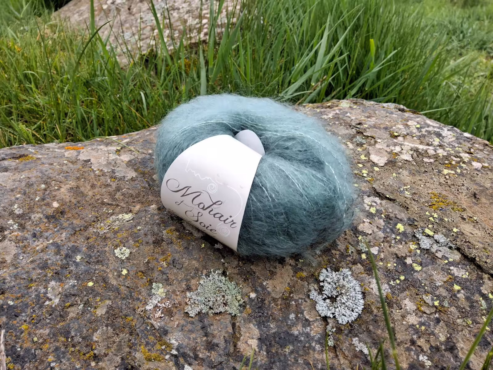 Pelote mohair et soie bleu brume